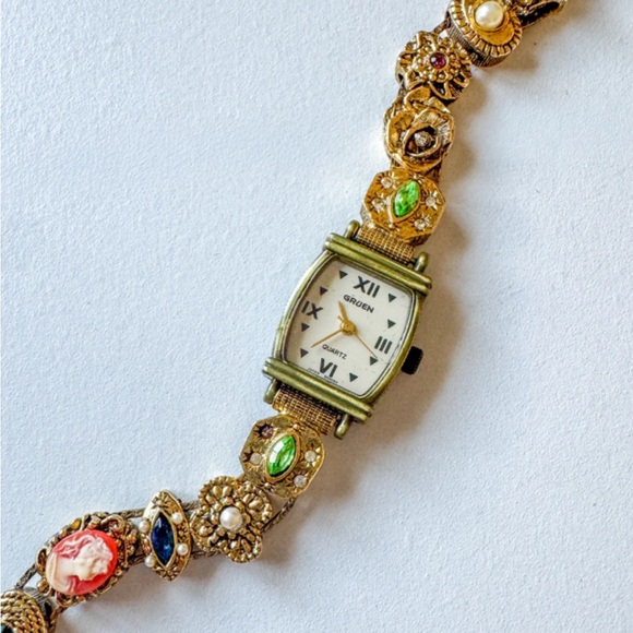 Vintage Gruen Gold Watch with Gemstone slide charm Accents - Picture 7 of 9